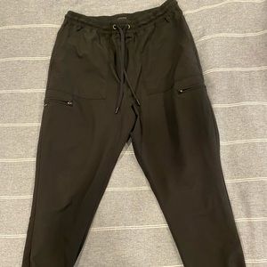 Men’s Jaanuu cargo jogger scrub pants
